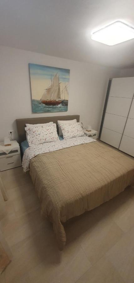Hause Lupic Apartment Rab Town Exterior photo